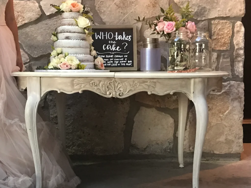Wedding sign in table